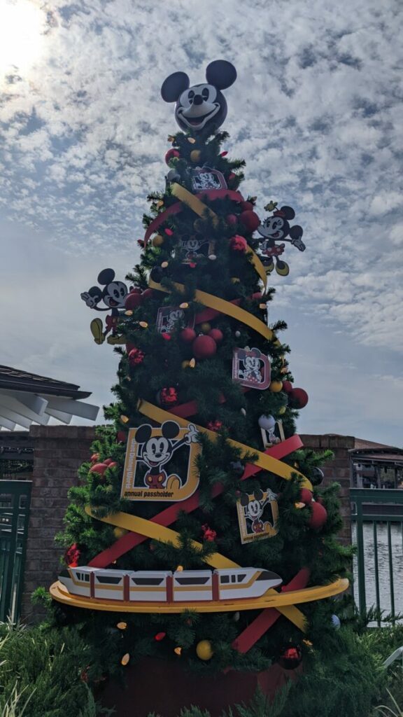 Disney Springs Christmas 2022 Guide Green Vacation Deals